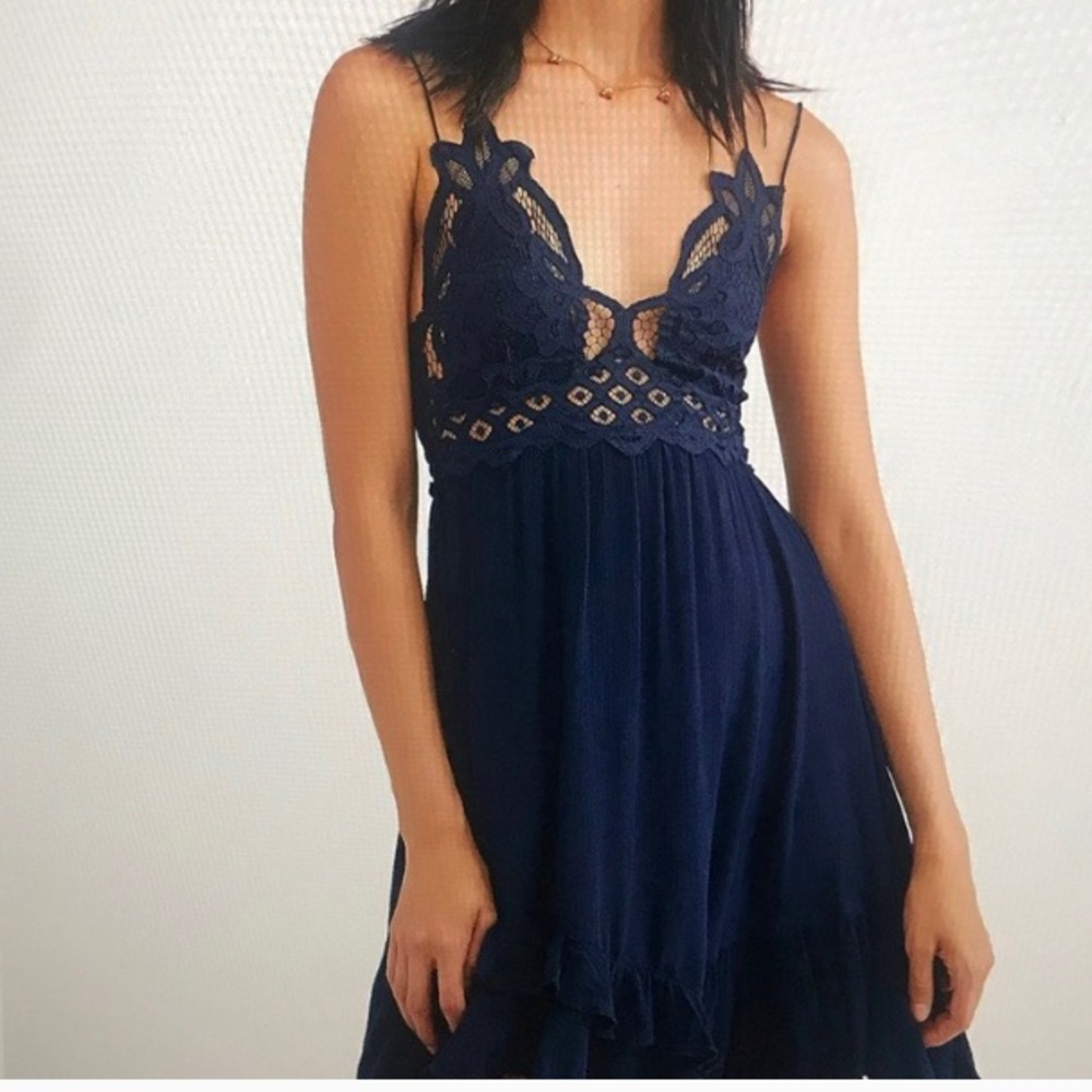 Free people Navy lace dress size L “NWT”